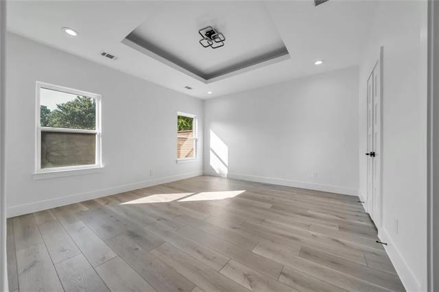 Building Photo - 2230 Garden Dr