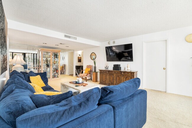 Building Photo - 1200 S Flagler Dr