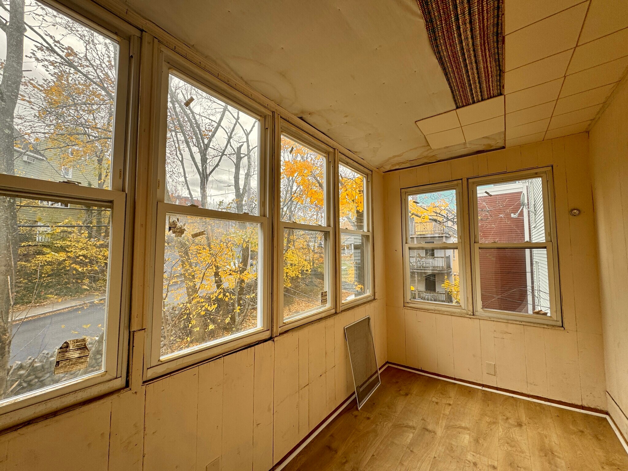 Building Photo - 144 Hillside St