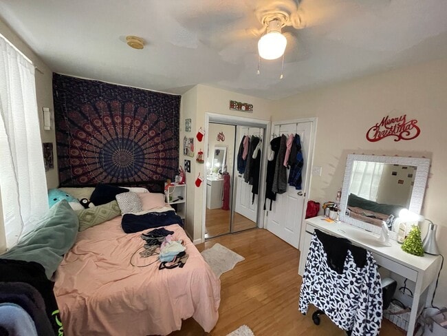 Building Photo - 1849 Willington St