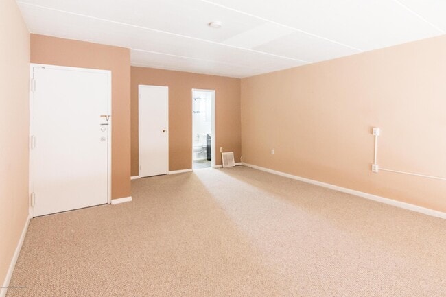 Building Photo - 448 Ocean Ave N