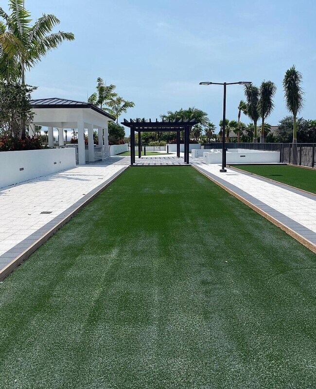 Building Photo - 1111 Central Ave