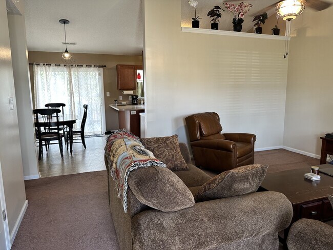 Building Photo - 203 Stockton Ct