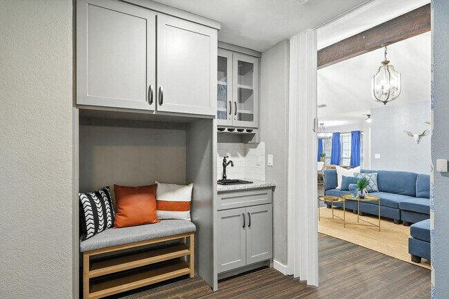 Building Photo - 749 Western Trail