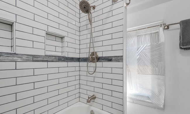 Building Photo - Stunning & Spacious 3 Bed/2 Bath Hampden Home - Fenced Backyard!