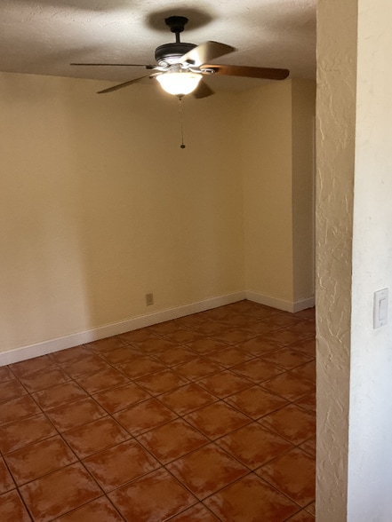 Building Photo - 2441 SW 27th Ave