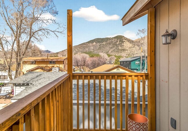 Building Photo - 4 Bedroom Flagstaff Rental