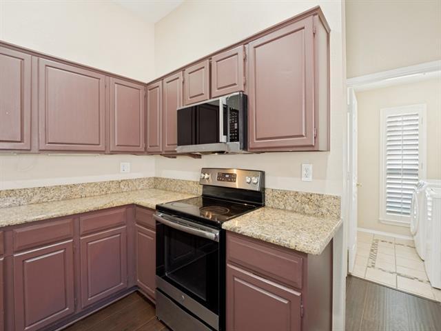 Building Photo - 7004 Sample Dr