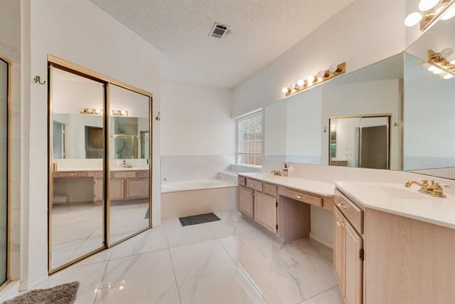 Building Photo - 3800 Rolling Hills Dr