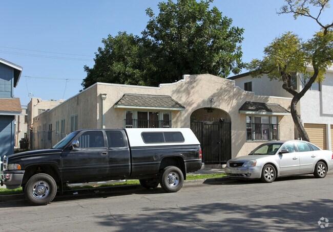 Building Photo - LB2330  (RUBS) (Imp.)