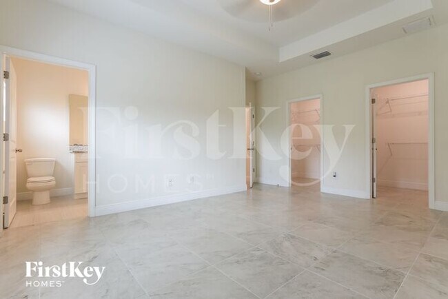 Building Photo - 4594 Flamlau Ave