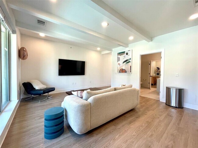 Building Photo - 4704 Sunset Trail