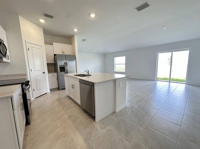Building Photo - 17669 Paradiso Wy