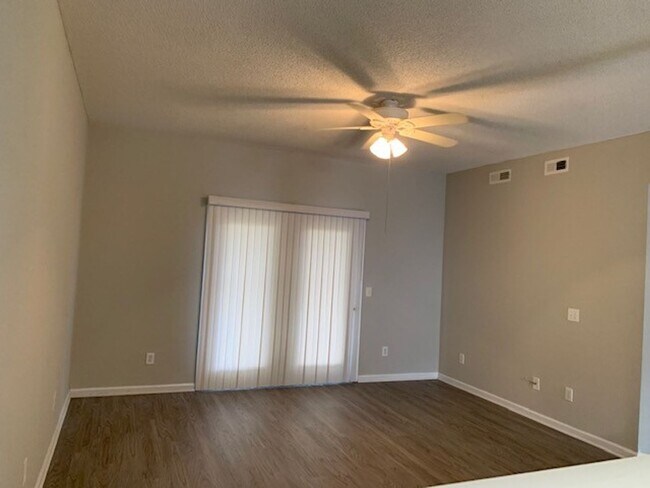 Building Photo - X101