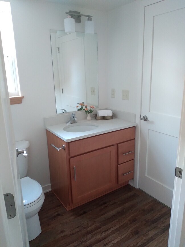 Building Photo - 2745 Hidden Dr