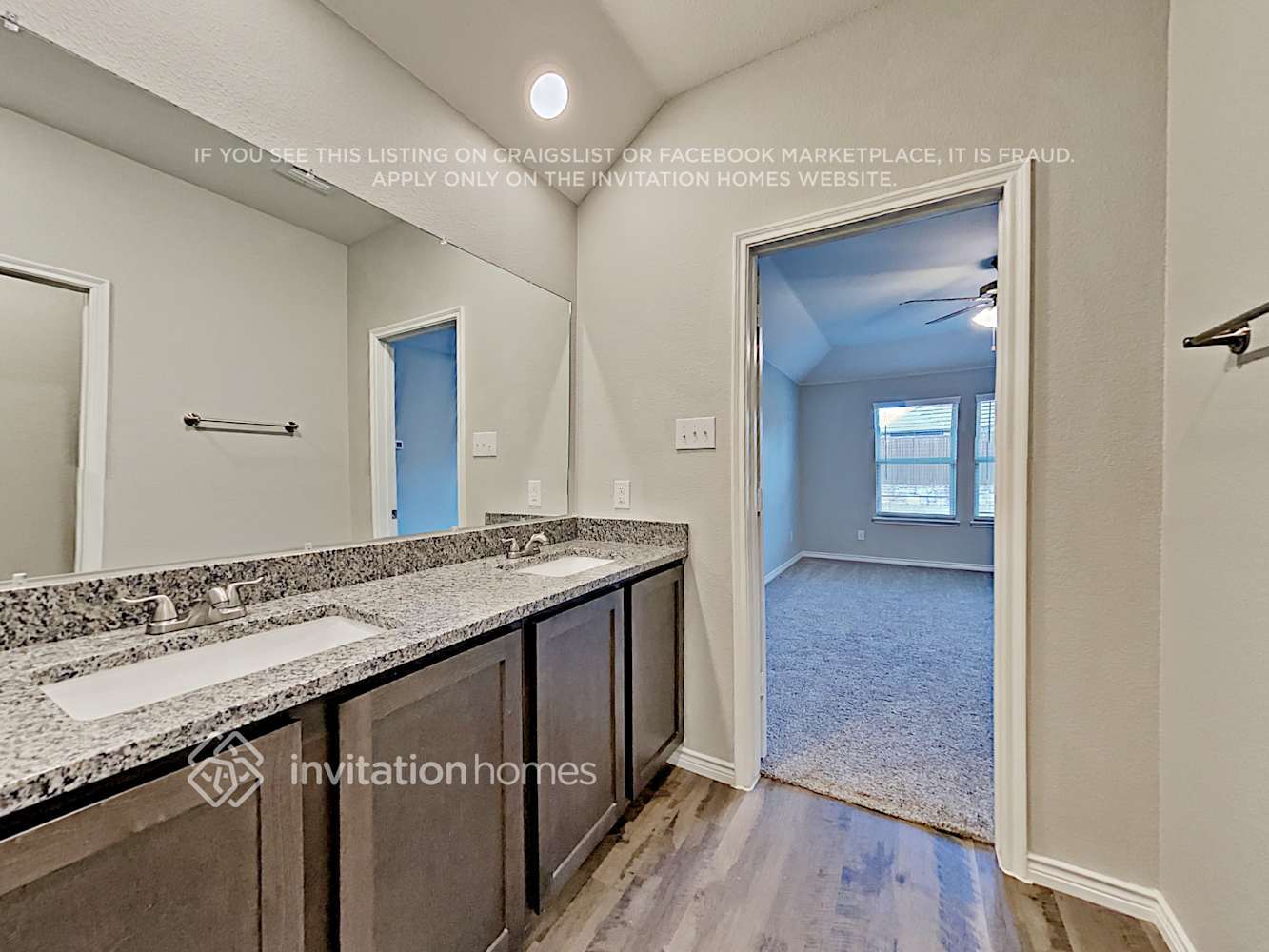 Building Photo - 717 Jamestown Ln