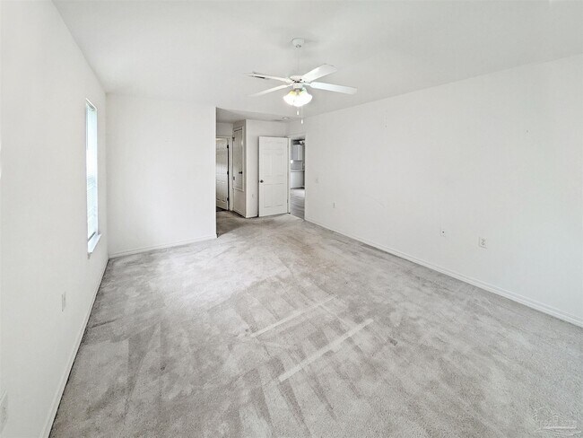 Building Photo - 5915 Bilek Dr