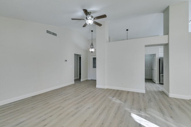 Building Photo - Lovely 1 story home near Warm Springs and Green Valley Pkwy with LARGE backyard!