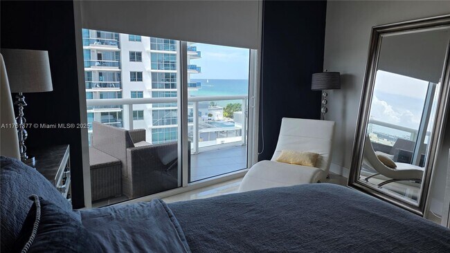 Building Photo - 6515 Collins Ave