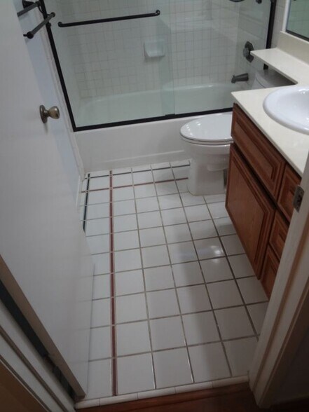 Building Photo - 8126 Briar Ridge Ln