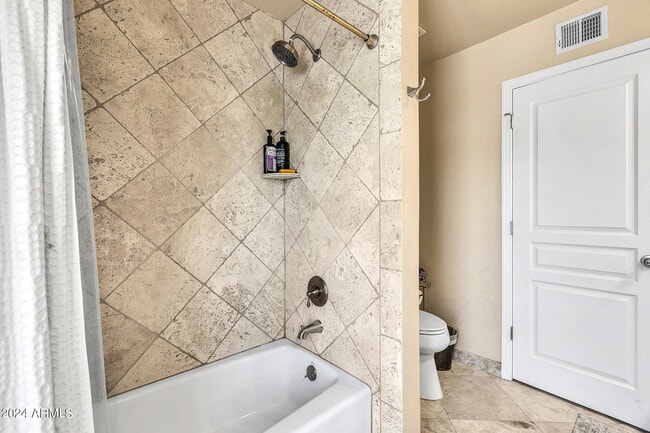 Building Photo - 8532 E San Bruno Dr
