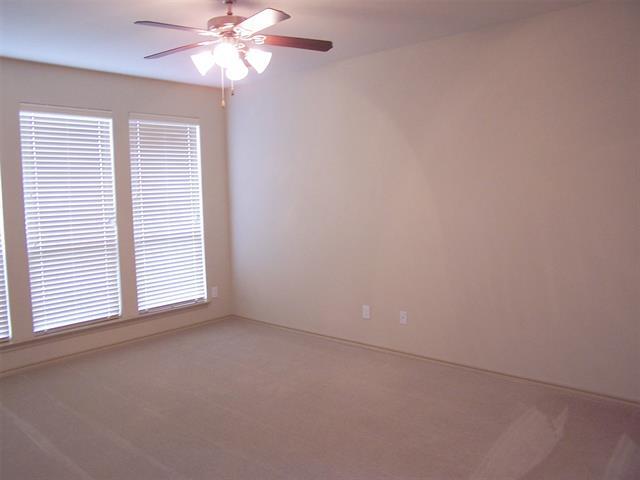 Building Photo - 9216 Liberty Crossing Dr