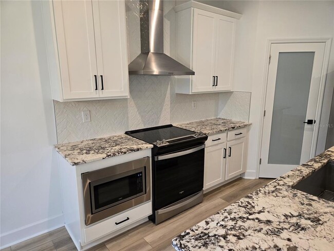 Building Photo - 899 Asterfield Ln