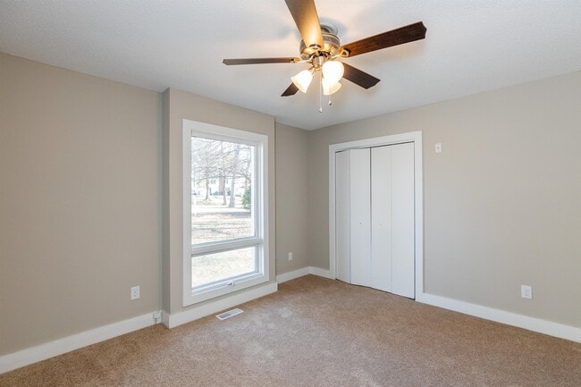 Building Photo - 624 Short Spoon Cir