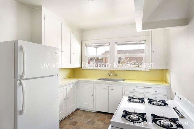 Building Photo - 1843 N Schofield St