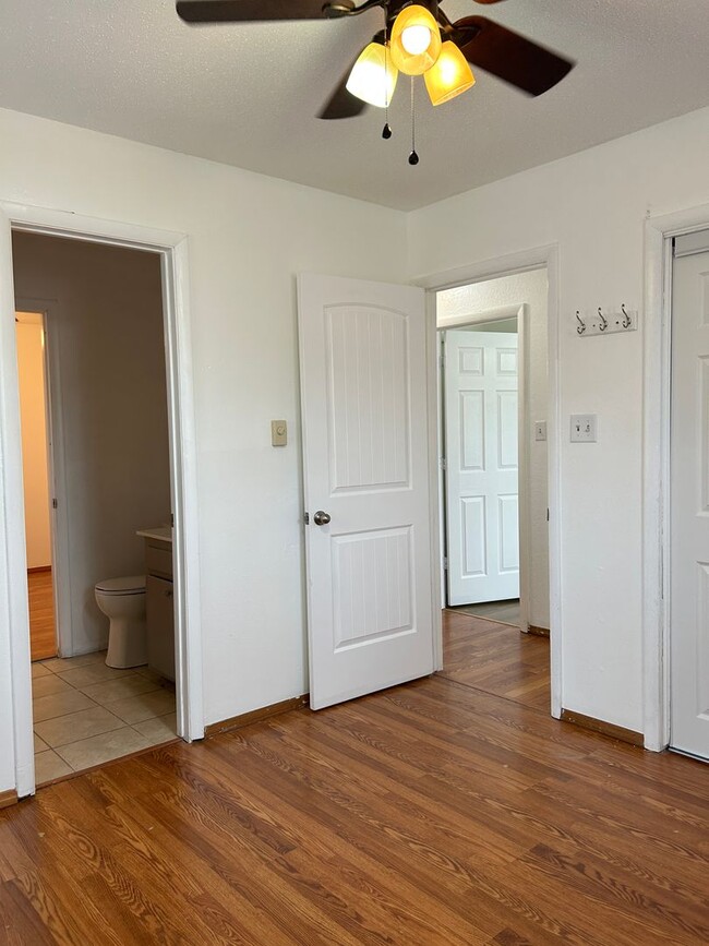 Building Photo - 3807 SE Camden Way