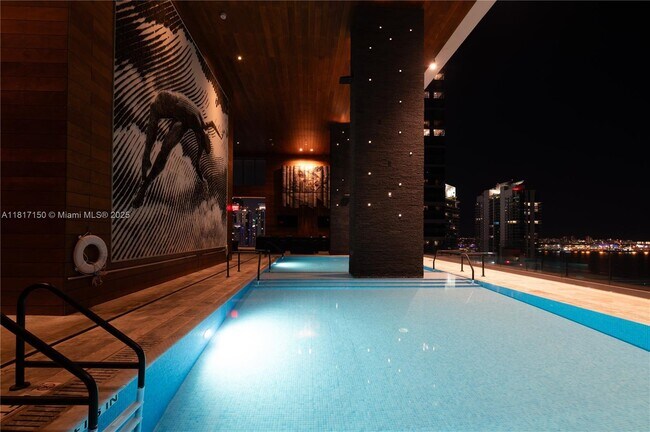 Building Photo - 1451 Brickell Ave