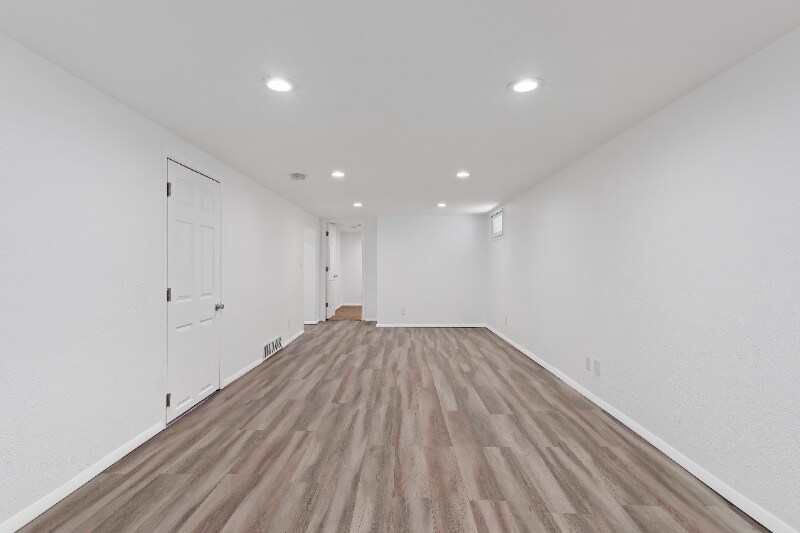 Building Photo - 7 E Diamond St