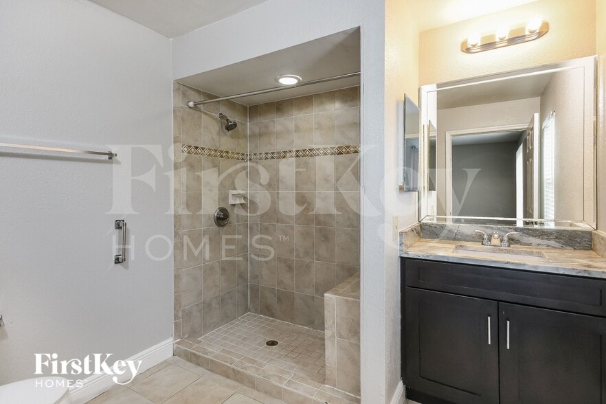 Building Photo - 13538 Texas Woods Cir