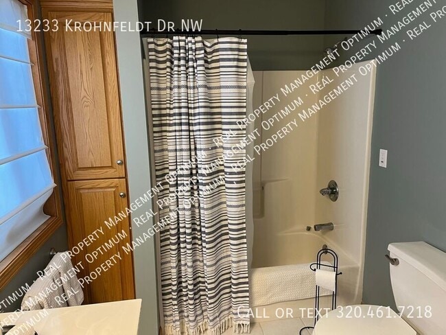 Building Photo - 13233 Krohnfeldt Dr NW