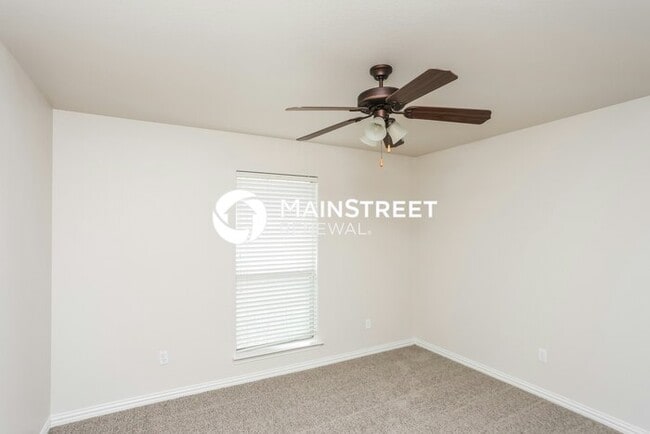 Building Photo - 3 Bedroom Pet-Friendly Home in ALVARADO, TX with Main Street Renewal