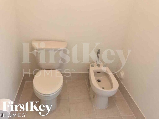 Building Photo - 11912 SW 126th Ln