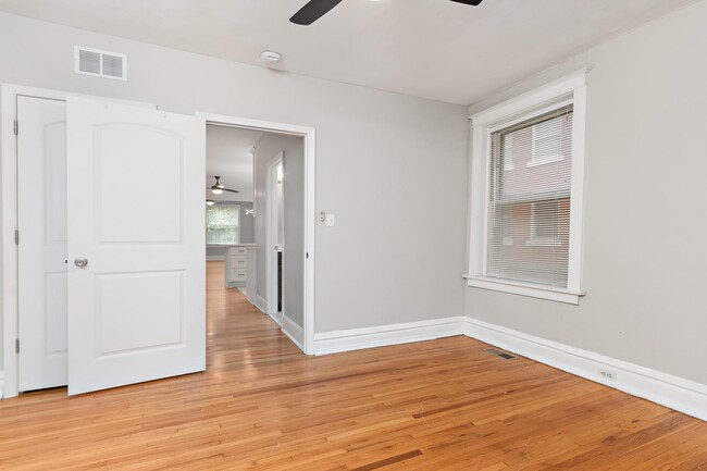 Building Photo - 4333 Forest Park Ave