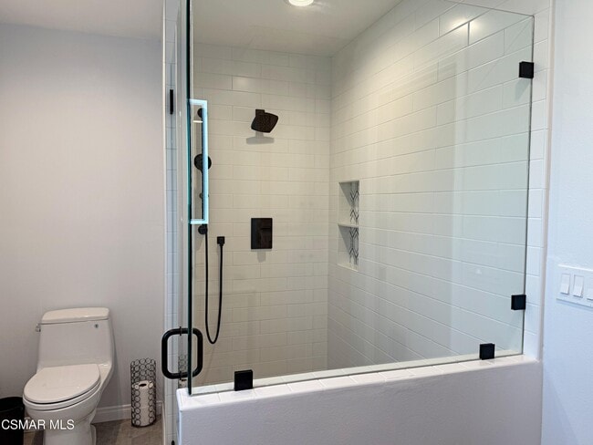 Building Photo - 2257 Hood Dr