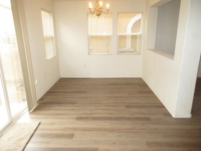 Building Photo - 601 Menaul Blvd NE