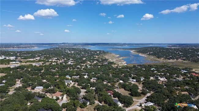 Building Photo - 103 Crestview Dr