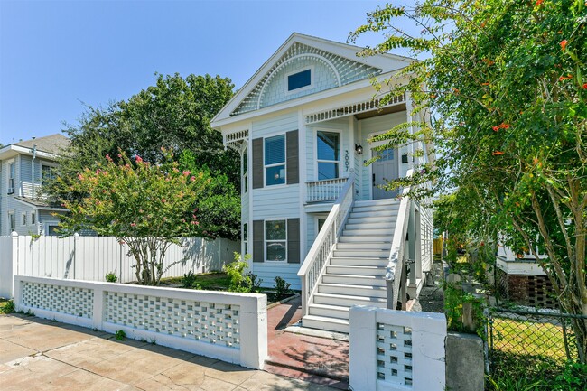 Building Photo - 3007 Avenue Q