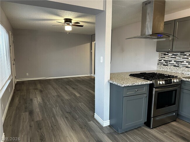 Building Photo - 3915 Cll Tereon