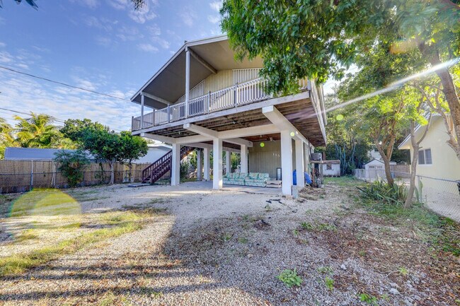 Building Photo - 115 Marina Ave