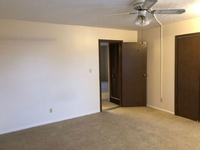 Building Photo - Wilmich Apartments, Akron OH - 1bed/1bath