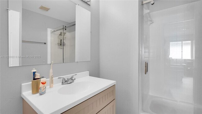 Building Photo - 8356 SW 158th Ave