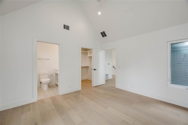 Building Photo - 1206 Justin Ln