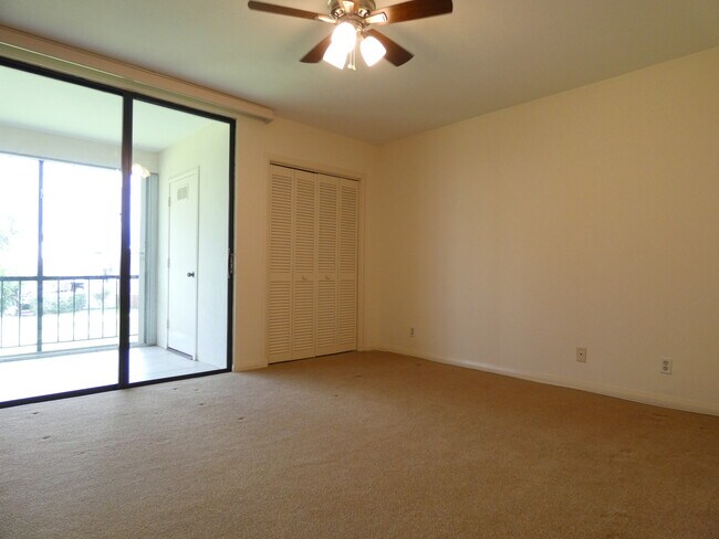 Building Photo - 3 SE Turtle Creek Dr