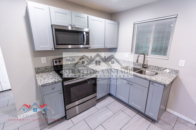 Building Photo - 2204 W Campbell Ave