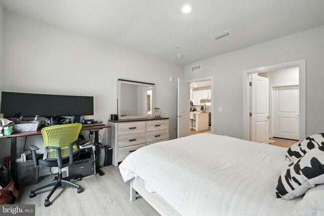 Building Photo - 12865 Mosaic Pk Wy