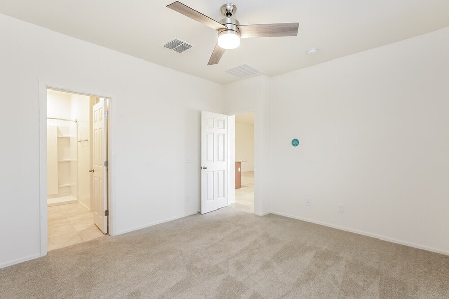 Building Photo - 4086 W Winston Dr